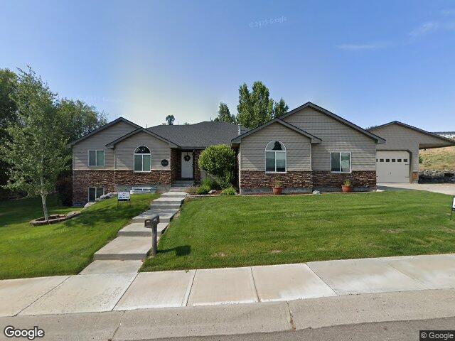 1674 e elm st, pocatello,  ID 83201