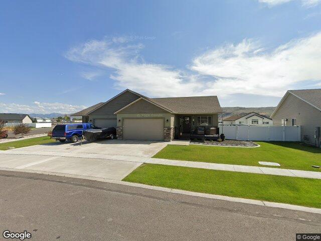 1027 pinewood ave, pocatello,  ID 83202