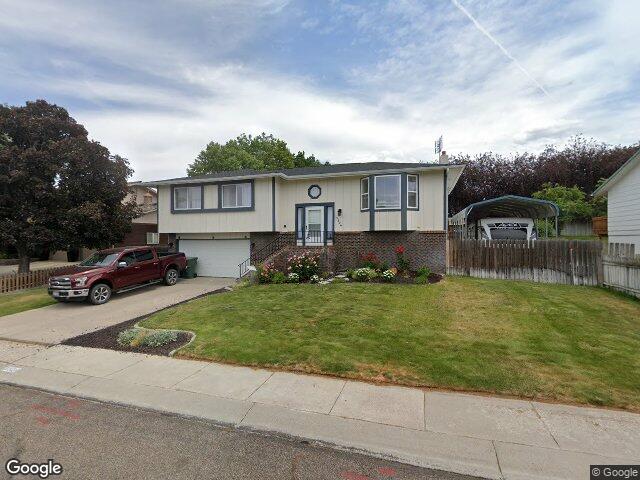 2326 diane ln, pocatello,  ID 83201