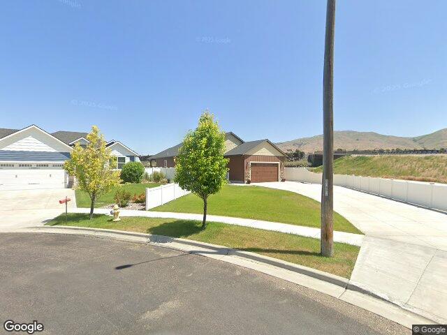 484 double eagle dr, pocatello,  ID 83204